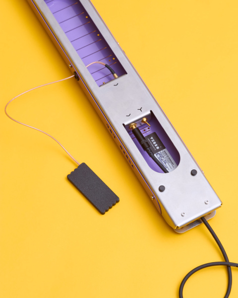 Controles y conexiones de Verso Instruments LOG