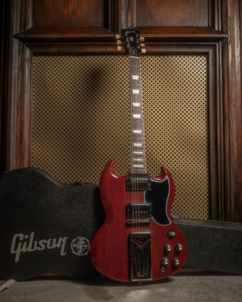 Gibson Jake Kiszka SG Standard con su estuche