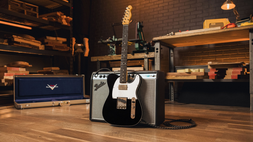 Fender Custom Shop the Limited Edition Brian Fallon '59 Telecaster Custom apoyada en ampli