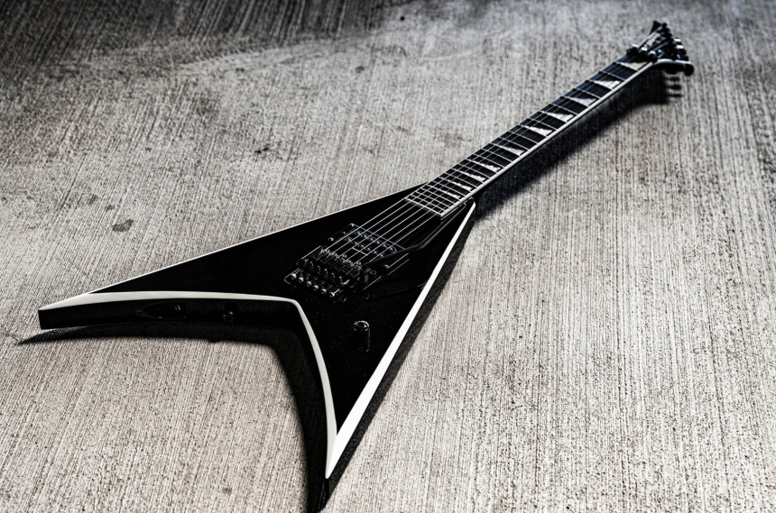 Jackson Pro Series Signature Wes Borland King V en el suelo