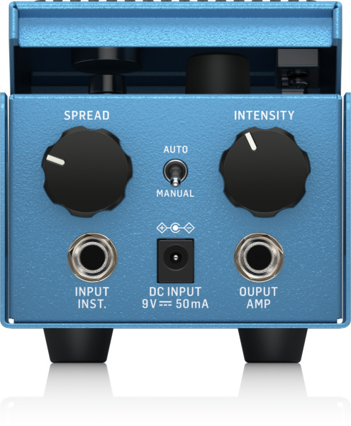 Controles y conexiones del Behringer Pedal Flanger