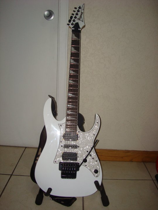 Floyd Rose Ibanez RG420EG : Guitarras eléctricas, acústicas, clásicas y ...