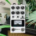 El Empress Drive con VU Meter ajusta la EQ antes de la saturación y además cuenta con boost y puerta de ruido