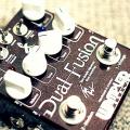 Tom Quayle y su  pedal signature Dual Fusion de Wampler Pedals