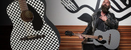 Fender Tim Armstrong Hellcat Checkerboard con acabado estilo ajedrez para el líder de Rancid