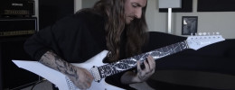 El guitarrista de Polyphia, Scott LePage, muestra su nueva Ibanez signature basada en el modelo Xiphos