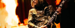 El sonido de guitarra de Adam Jones: suena como Tool con plugins, equipo asequible o material de estudio