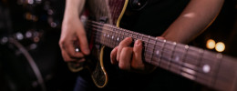 Aprendiendo el oficio de guitarrista por las malas: los errores catastróficos por los que aún me avergüenzo