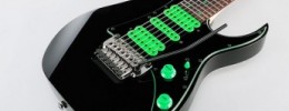 Steve Vai presenta la reedición de su primera Universe de 7 cuerdas, la UV7P