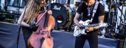Apocalyptica y Steve Vai tocan "Kashmir" acompañados de 30 violonchelistas y 50 guitarristas