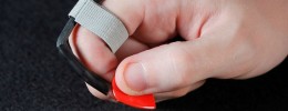 Pick Slinger, una púa combinada con un anillo