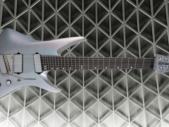 Ernie Ball Music Man Kaizen, una nueva guitarra de 7 cuerdas diseñada junto a Tosin Abasi