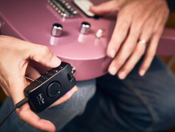Harley Benton DNAfx GiT Mobile, un amplificador de auriculares con modelado de amplis y efectos