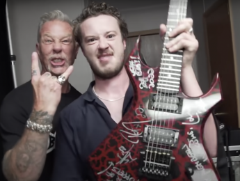 Joseph Quinn (Eddie Munson en Stranger Things) y Metallica tocan "Master Of Puppets" juntos