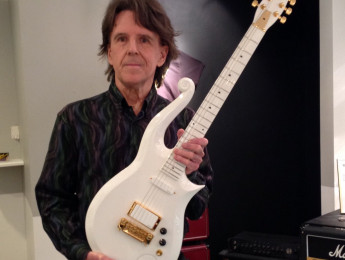 Los herederos de Prince llegan a un acuerdo con Dave Rusan y podrá seguir haciendo la Cloud Guitar