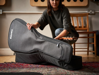 Boss CB-EG01 y CB-AG10, nuevas fundas ligeras de guitarra eléctrica y acústica