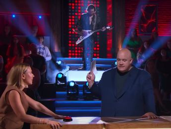 El conocimiento de riffs de Scarlett Johansson, puesto a prueba