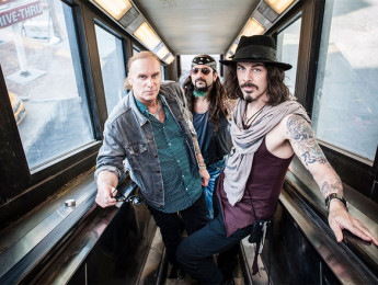 Richie Kotzen, Billy Sheehan y Mike Portnoy regresan con el nuevo single de Winery Dogs, "Xanadu"