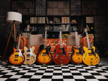 Epiphone actualiza sus modelos de caja Casino, Sheraton y Broadway con acabados clásicos