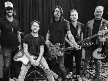 La foto que lo confirma: habrá una Epiphone Dave Grohl DG-335
