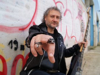 Bajos los focos: "Take this one" de Silverfeet