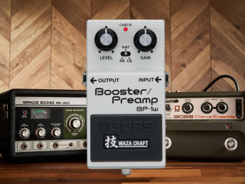 El Boss BP-1W ofrece un boost y los previos de los pedales CE-1 Chorus Ensemble y Roland Space Echo
