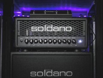 Soldano Astro-20, cabezal a válvulas equipado con caja de carga e IR's