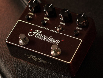 Mythos Herculean Deluxe Overdrive, pedal doble combinando un circuito estilo Dumble y otro tipo Blues Breaker