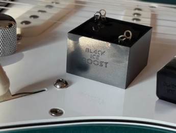 Black Ice Boost y Distort, dos mini booster y overdrive que se instalan en la guitarra y no necesitan pila
