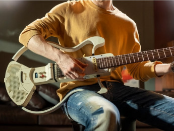 Mogabi V3: una nueva versión eléctrica de su guitarra plegable con amplificador y grabadora incorporadas