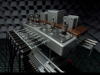 Neural DSP anuncia CorOS 3.0.0 para Quad Cortex, y a TINA, un robot que hace capturas de amplificadores