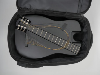 Mogi One, guitarra acústica de viaje hecha de fibra de carbono que se desmonta y cabe en una mochila