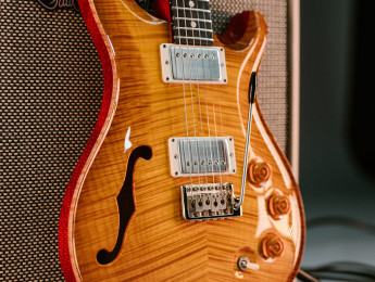 PRS DGT Semi-Hollow Limited Edition, versión semi-sólida de la guitarra signature de David Grissom