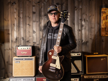 Epiphone Joe Bonamassa 1955 Les Paul Standard basada en una Gibson con un inusual acabado Copper Iridescent