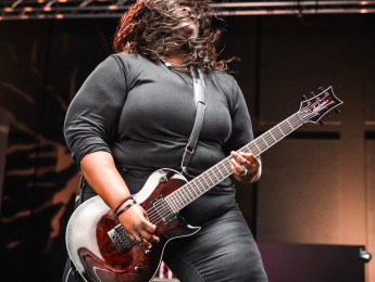 Jackson Pro Series Diamond Rowe para la guitarrista de Tetrarch, primera signature de la marca para una mujer