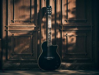 Harley Benton Nashville Nylon Plus Black, una acústica con cuerdas de nylon con aires "polyphicos"