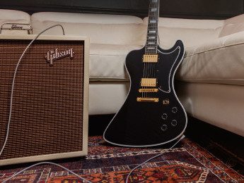 Gibson RD Custom Ebony, un regreso Custom Shop de la mezcla de Explorer y Firebird con escala de 25,5″
