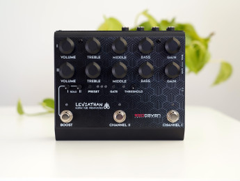 Red Seven Leviathan, un preamplificador con 2 válvulas 12AX7 e IR's, inspirado en el cabezal del mismo nombre