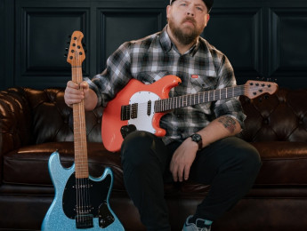 Sterling by Music Man “Fluff” StingRay: versión más asequible de la guitarra signature del conocido YouTuber