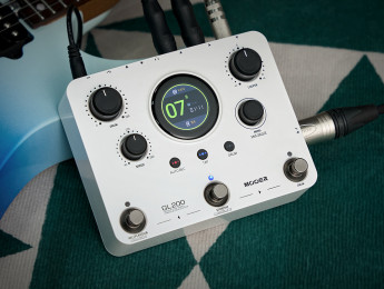 Mooer GL200 Groove Loop: looper estéreo y caja de ritmos con pantalla táctil, entrada de micro XLR, y MIDI