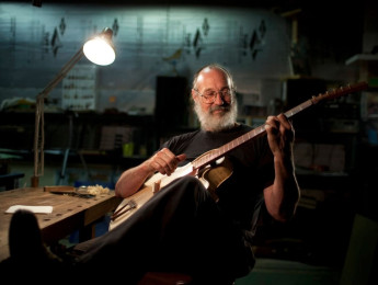 Ha fallecido el luthier Ken Parker a los 73 años, creador de la innovadora guitarra Parker Fly