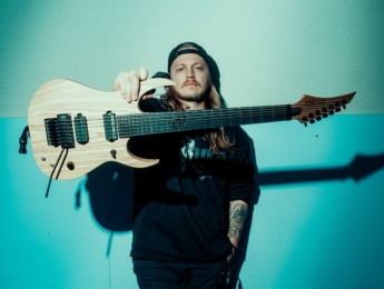 Solar Guitars SB1.7FR Wolfmaster: Jonas Wolf elige sustain infinito para su 2ª guitarra signature de 7 cuerdas