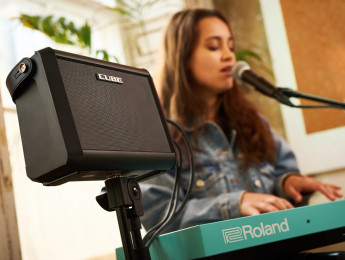 Roland CUBE Street Mini, nuevo amplificador portátil para actuaciones en pequeño formato