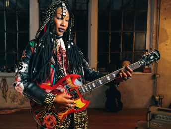 Epiphone Fatoumata Diawara SG de inspiración africana, la primera signature de la marca para una mujer negra