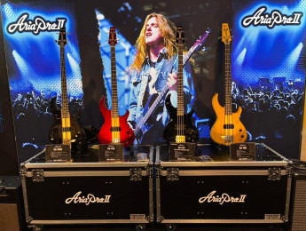 Aria Pro II Cliff Burton, la reedición del bajo legendario del bajista de Metallica