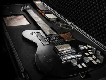 Manson Matthew Bellamy Signature Black Edition, la guitarra de "Time is Running Out" de Muse