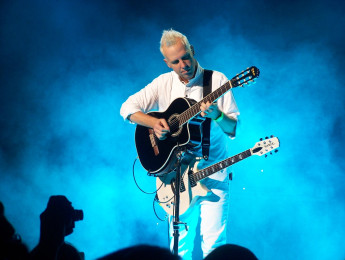 Tom Dumont, guitarrista de No Doubt, revela que padece Parkinson de inicio temprano