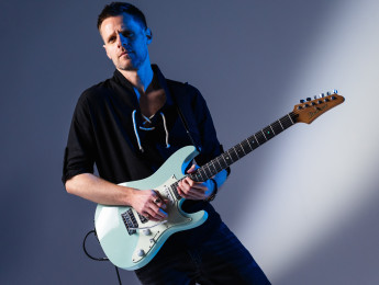 La nueva LM10 en configuración HSS y acabado Mint Green es la 2ª signature de Luca Mantovanelli con Ibanez