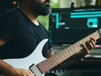 Jake Bowen se une a Strandberg: el guitarrista de Periphery cambia de marca tras años ligado a Ibanez