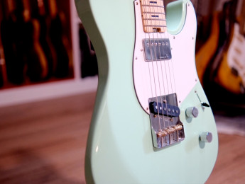 Yamaha Pacifica SC Standard Plus: una T-shape con un mástil sobresaliente, por Tony Waka
